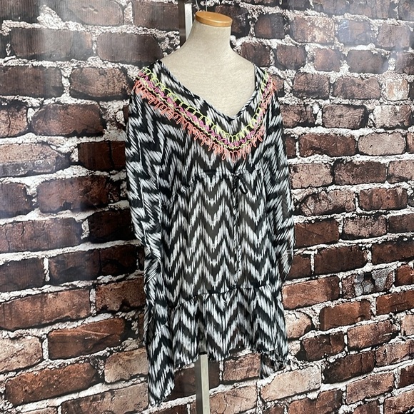 Miken Coverup Womens XL Black White NWT Zig Zag Pattern Embroidered Sheer Poncho - Picture 7 of 16